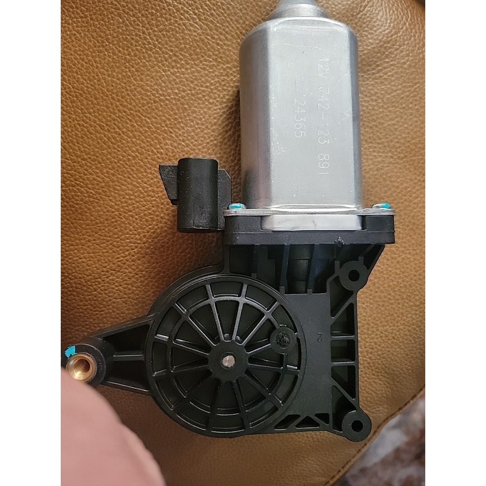 Dorman Front Power Window Motor Passenger Right for 99-06 Chevy‎ Silverado 1500